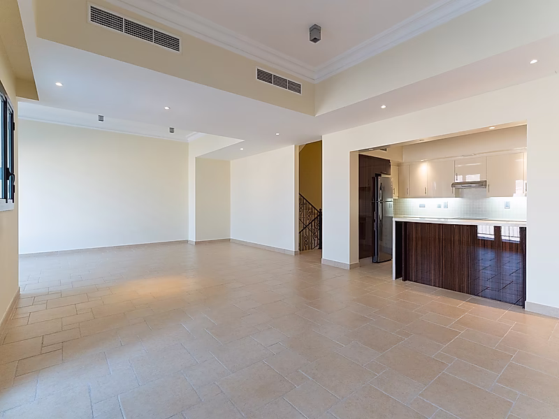 CHIC 2 BEDROOM TOWNHOUSE | PRIME LOCATION | PEARL - Photo 5