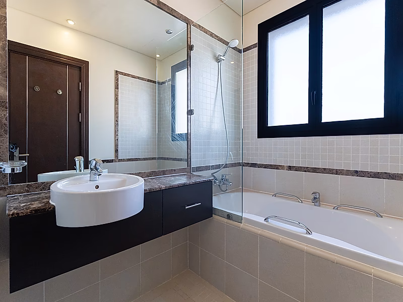 CHIC 2 BEDROOM TOWNHOUSE | PRIME LOCATION | PEARL - Photo 10