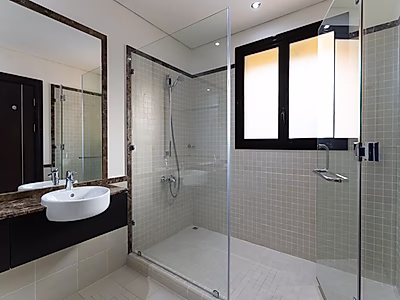 شقة أنيقة بثلاث غرف نوم | قنوات كواتير