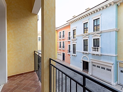 شقة أنيقة بثلاث غرف نوم | قنوات كواتير