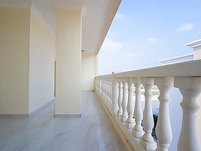 2BR Apartment in Fox hills | Big Terrace & Closed Kitchen | Low Service Charge