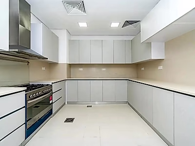 فيلا فاخرة بسعر أقل من سعر السوق | فيلا مجمعة في اللؤلؤة، جاهزة للسكن | مرافق خاصة