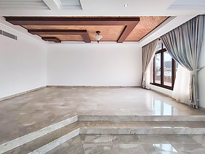 فيلا رائعة بـ 5 غرف نوم | خليج الغرب