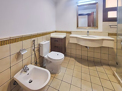 فيلا رائعة بـ 5 غرف نوم | خليج الغرب