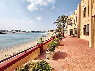 فيلا رائعة بـ 5 غرف نوم | خليج الغرب