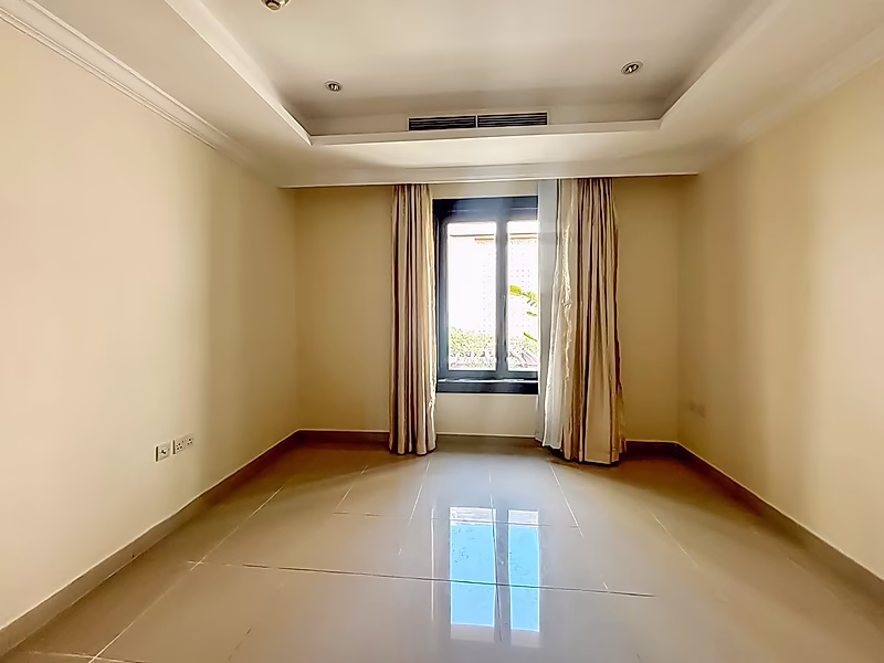 Stunning Townhouse for Rent in Porto Arabia – Full Marina View - Photo 5