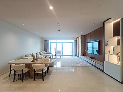 شقة رائعة للإيجار 3 غرف نوم + غرفة خادمة | إطلالات خلابة على البحر والمدينة