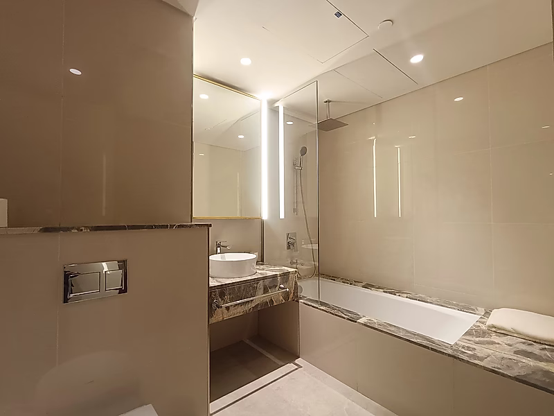 شقة رائعة للإيجار 3 غرف نوم + غرفة خادمة | إطلالات خلابة على البحر والمدينة - Photo 12