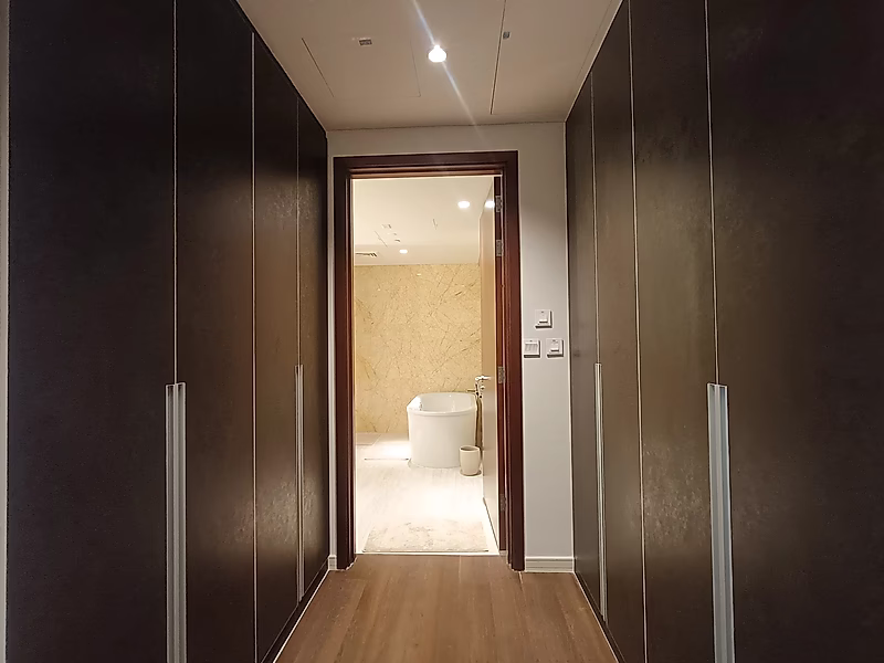 شقة رائعة للإيجار 3 غرف نوم + غرفة خادمة | إطلالات خلابة على البحر والمدينة - Photo 16