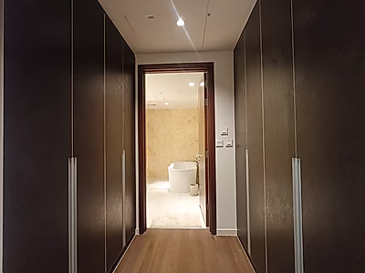 شقة رائعة للإيجار 3 غرف نوم + غرفة خادمة | إطلالات خلابة على البحر والمدينة