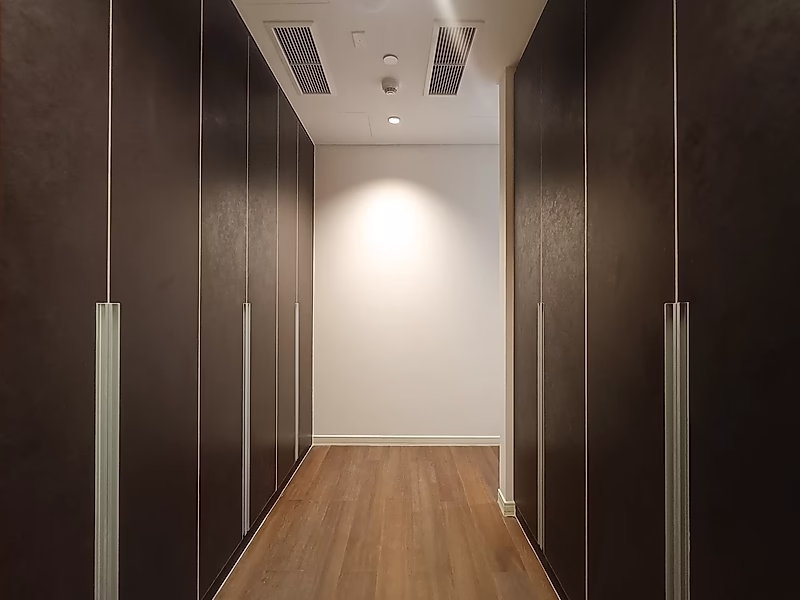 شقة رائعة للإيجار 3 غرف نوم + غرفة خادمة | إطلالات خلابة على البحر والمدينة - Photo 17