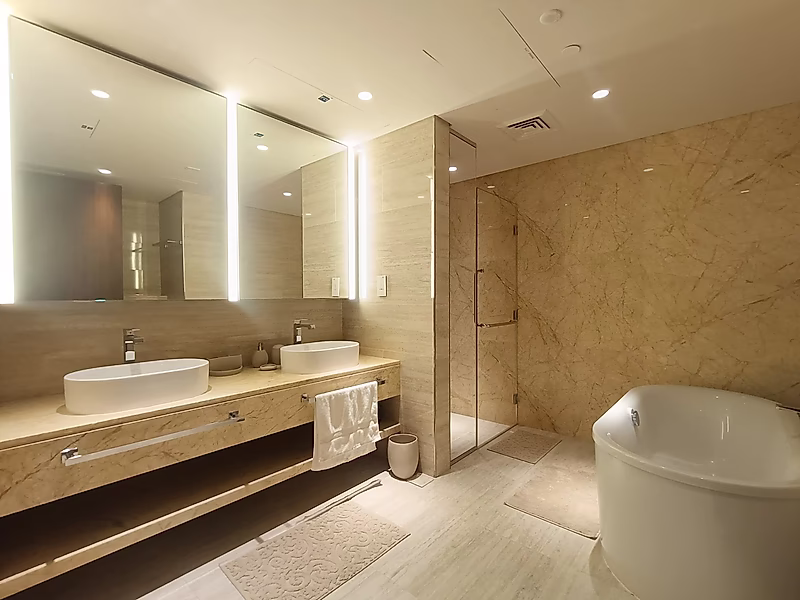 شقة رائعة للإيجار 3 غرف نوم + غرفة خادمة | إطلالات خلابة على البحر والمدينة - Photo 18