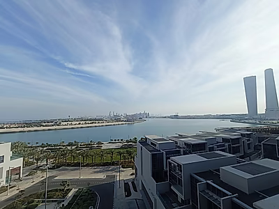 شقة رائعة للإيجار 3 غرف نوم + غرفة خادمة | إطلالات خلابة على البحر والمدينة