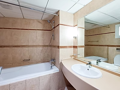 فيلا 4 غرف نوم + خادمة في مجمع عائلي - الوعب