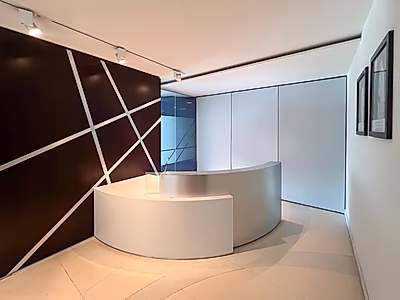 مكتب مجهز بالكامل بمساحة 200 متر مربع في بن محمود– موقع مميز