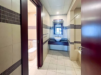 HUGE & SEMI FURNISHED 1 BEDROOM WITH BALCONY | PORTO ARABIA