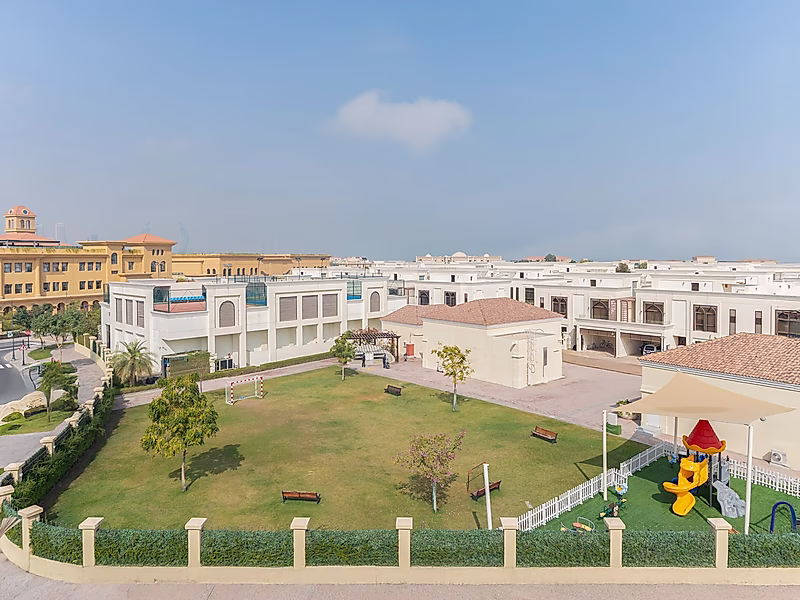 A Rare Ultra-Luxury Smart Villa for Modern Executive Living - Photo 35
