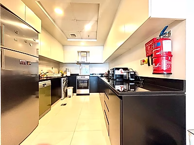 شقة أنيقة 3 غرف نوم | إطلالة مميزة | مفروشة بالكامل