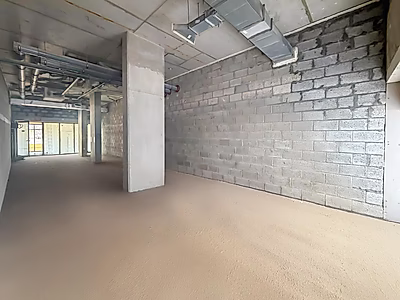 مساحة تجارية حصرية للإيجار في فوكس هيلز