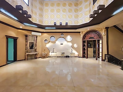 فيلا فاخرة مكونة من 7 غرف نوم للبيع في اللقطيفية