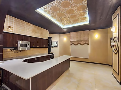 فيلا فاخرة مكونة من 7 غرف نوم للبيع في اللقطيفية