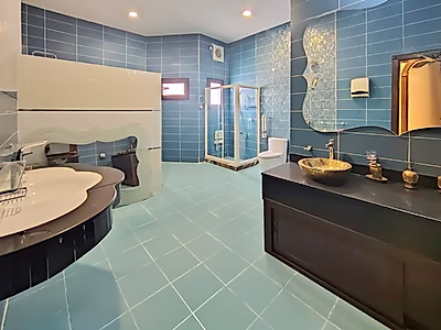 فيلا فاخرة مكونة من 7 غرف نوم للبيع في اللقطيفية