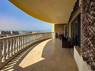 Elegant 3BR Apartment with Sea View | Porto Arabia