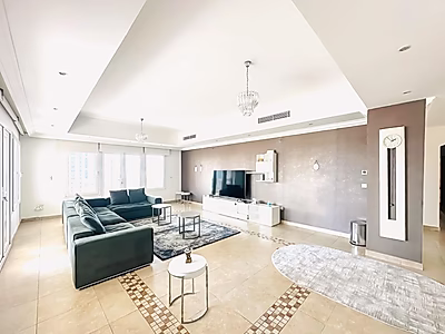 Elegant 3BR Apartment with Sea View | Porto Arabia