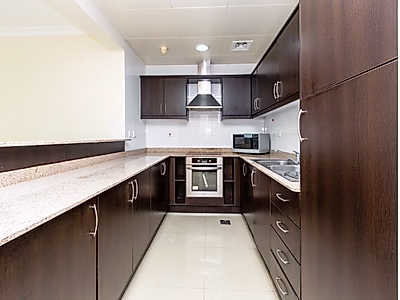 SUPERB HIGH-FLOOR STUDIO WITH MARINA VIEW!