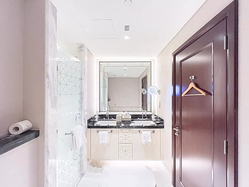 Sophisticated 1BR | Refined Elegance - Photo 3