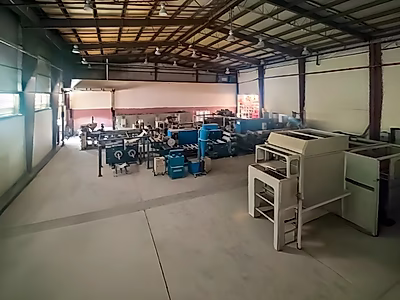 مصنع بلاستيك للبيع في المنطقة الصناعية الجديدة