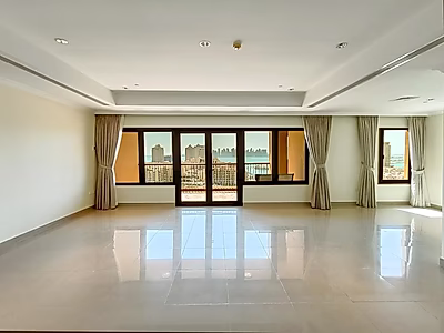 180° Panoramic Marina View | 2BR Stylish Apartment with Large Veranda | The Pearl Qatar