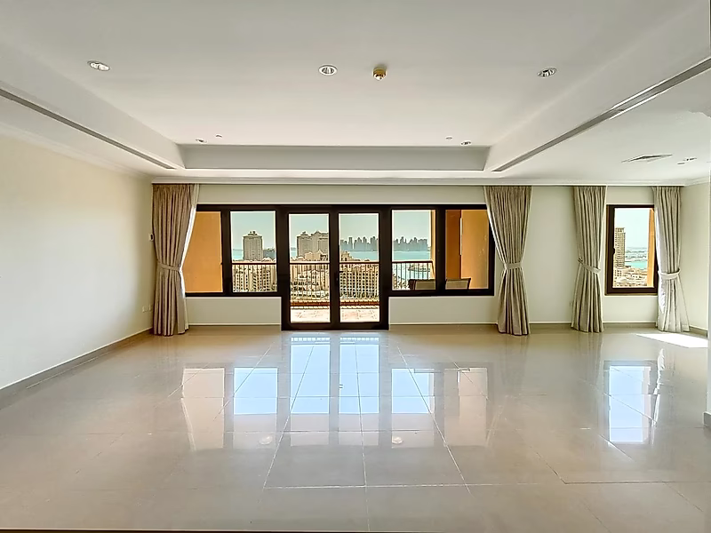 180° Panoramic Marina View | 2BR Stylish Apartment with Large Veranda | The Pearl Qatar - Photo 13