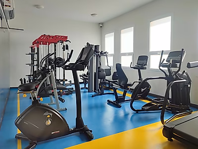 شقة عصرية بغرفتي نوم للإيجار في الواب