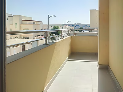 شقة عصرية بغرفتي نوم للإيجار في الواب