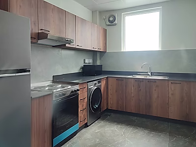 شقة عصرية بغرفتي نوم للإيجار في الواب