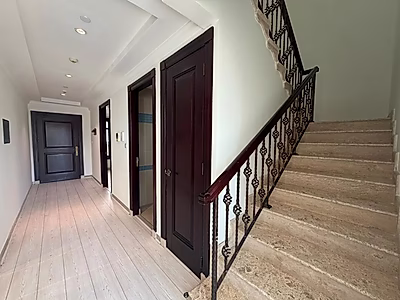 دوبلكس | 4 غرف نوم + خادمة | اللؤلؤة - قطر