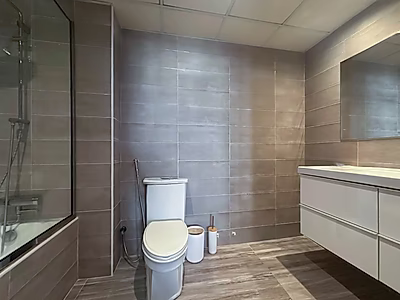 LUXURIOUS 1 + OFFICE | UNIQUE LAYOUT, VIEW AND FULLY REFURBISHED | READY TO MOVE IN