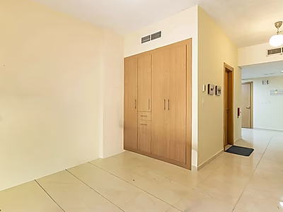 READY INVESTMENT STUDIO WITH BALCONY | FOX HILLS