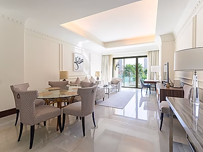 شقة فندقية فاخرة حصرية بغرفتين + غرفة خادمة مع  إطلالة بحرية – أفضل سعر في سانت ريجيس مرسى أرابيا