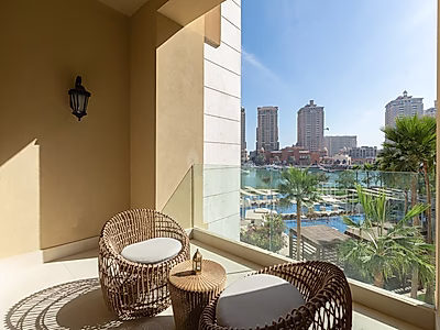 شقة فندقية فاخرة حصرية بغرفتين + غرفة خادمة مع  إطلالة بحرية – أفضل سعر في سانت ريجيس مرسى أرابيا