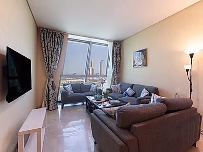 ملاذ عصري بغرفتي نوم وإطلالات ساحرة