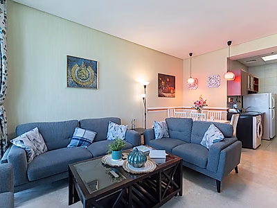 ملاذ عصري بغرفتي نوم وإطلالات ساحرة