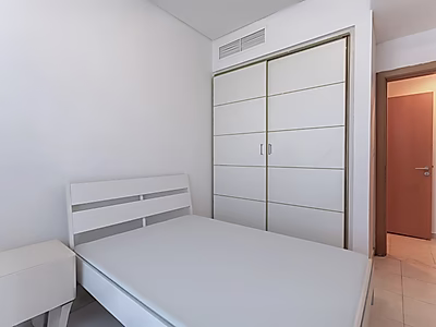 ملاذ عصري بغرفتي نوم وإطلالات ساحرة