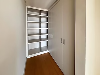 Contemporary One-Bedroom Oasis