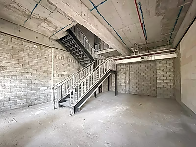 محل للإيجار في فوكس هيلز | موقع مثالي