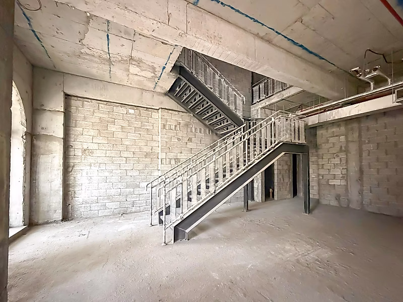 SPACIOUS RETAIL SPACE | FOX HILLS - Photo 1