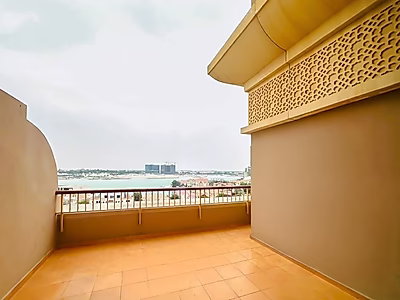 Marina view Spacious Living  2BR FF Apartment