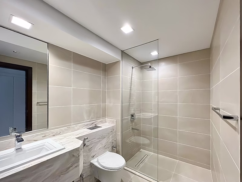 Elegant 2BR + Maid Apartment | Breathtaking Sea Views - Photo 3