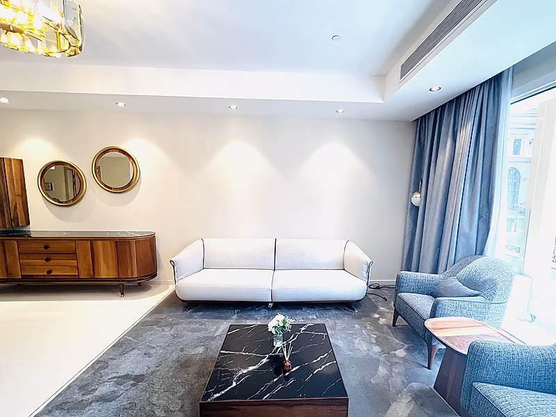 Elegant 1-Bedroom Apartment | Steps from Place Vendôme Mall - Photo 4